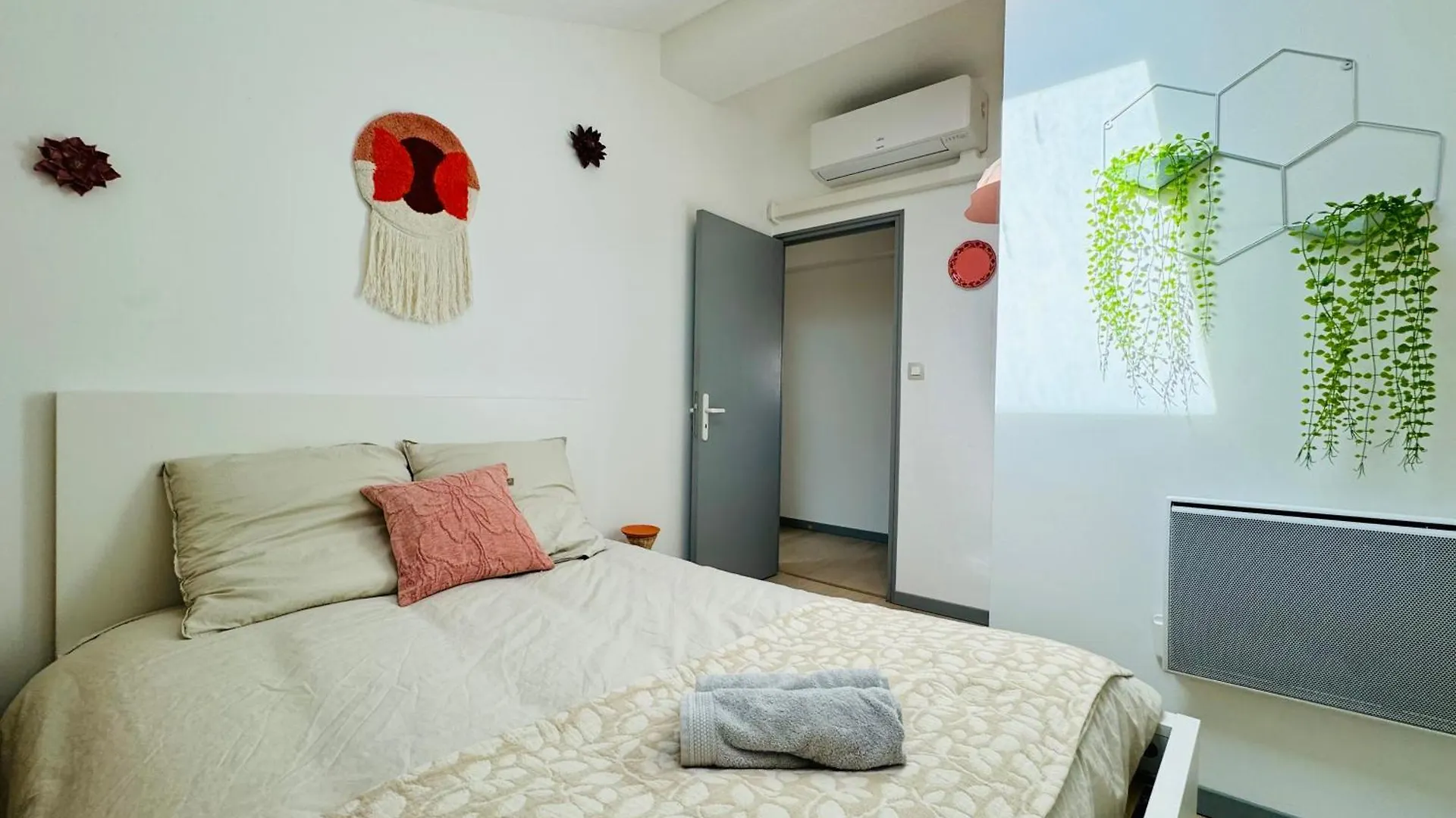 Suite Erasmus Lyon France